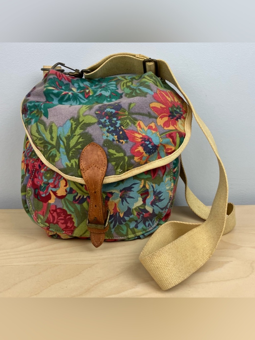 Vintage Gap Crossbody Bag Floral Print Top Flap Magnetic Closure